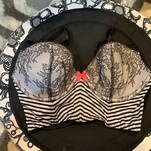 Victoria's Secret Black and White Lace Bra